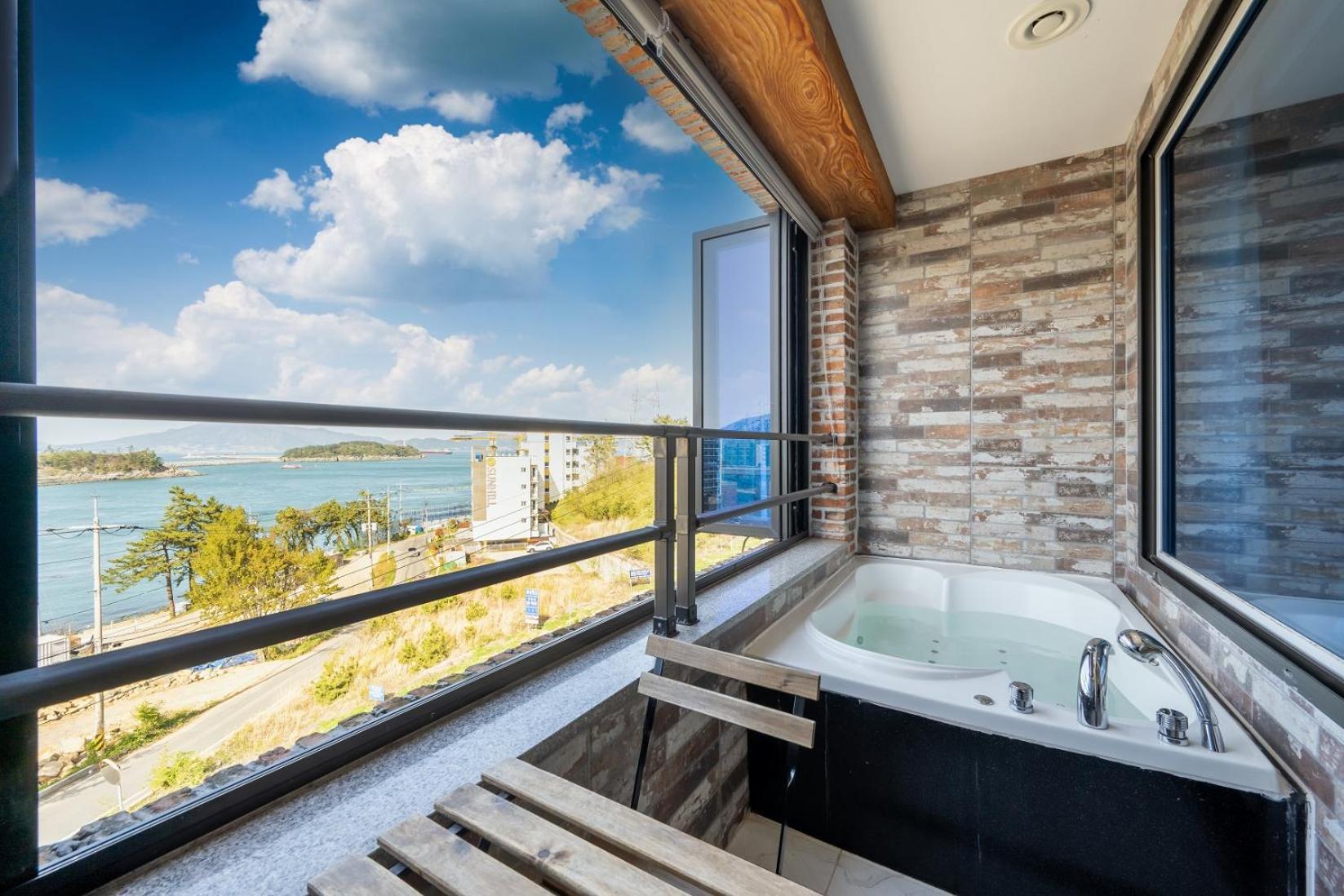 Yeosu View Foret Pension المظهر الخارجي الصورة